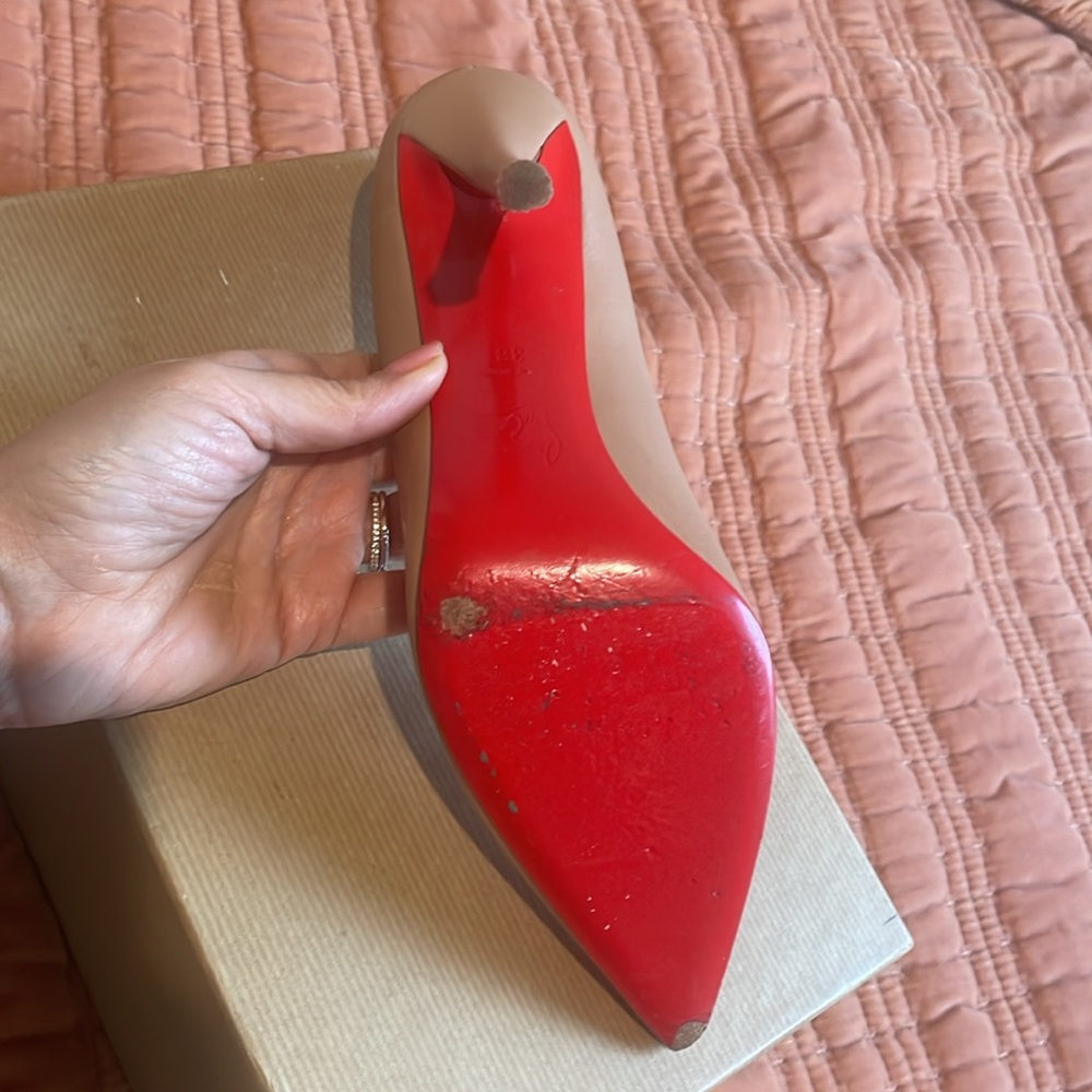 Christian Louboutin Apostrophe Pump Nude - Picture 4 of 6